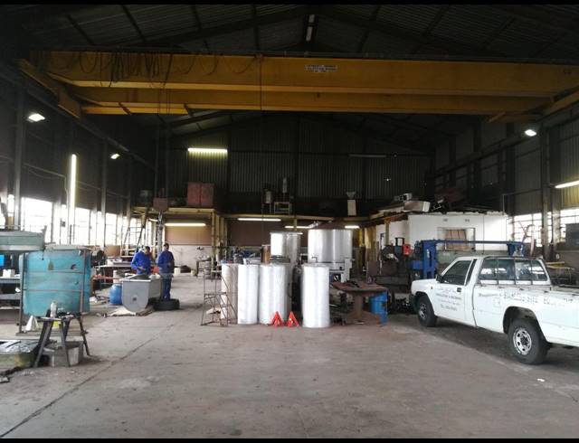 1,200M² WAREHOUSE FOR SALE IN MALVERN EAST
